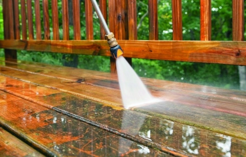 Pressure washing before painting